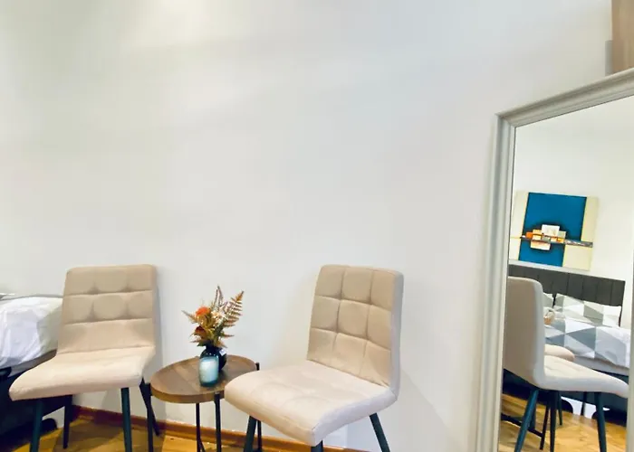 Comfortable 2br Close To Westbahnhof Apartment