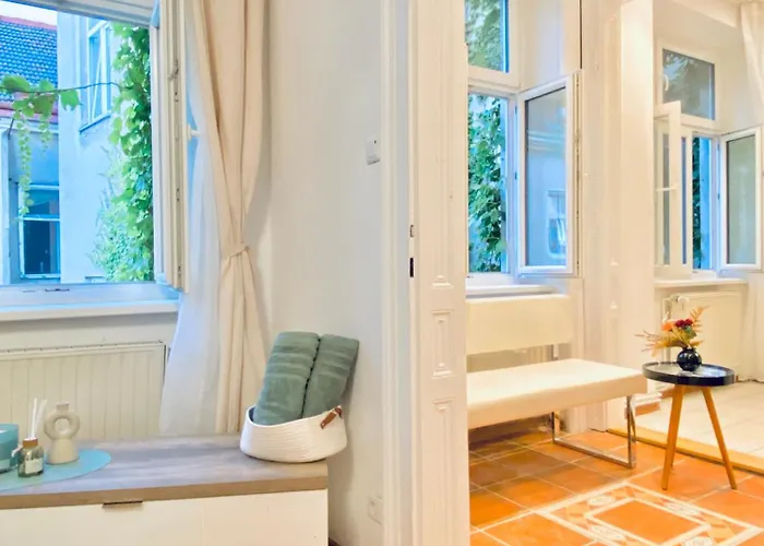 Apartment Comfortable 2br Close To Westbahnhof *