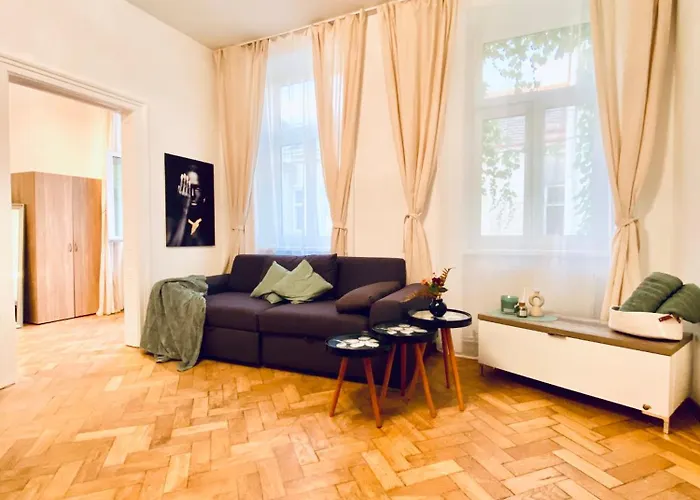 Comfortable 2br Close To Westbahnhof Apartment *
