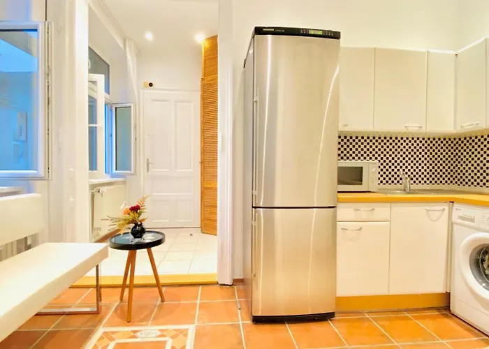 Comfortable 2br Close To Westbahnhof